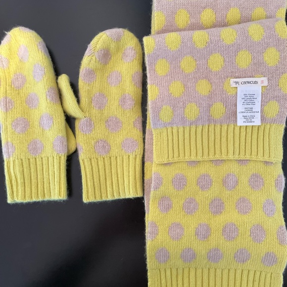 JCrew kids mittens and scarf - Picture 1 of 3